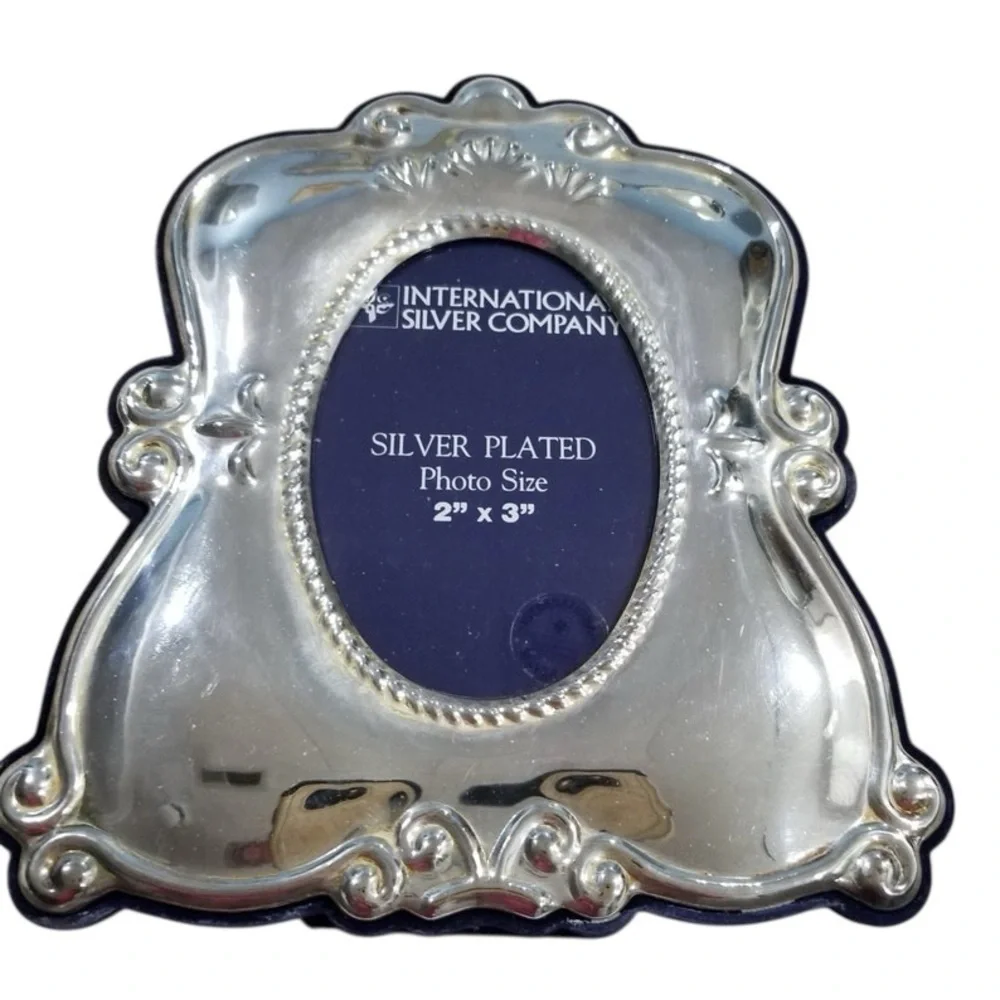 Vintage International Silver Company Silver Plated 8”x 6” Photo Size 2”x 3”Frame